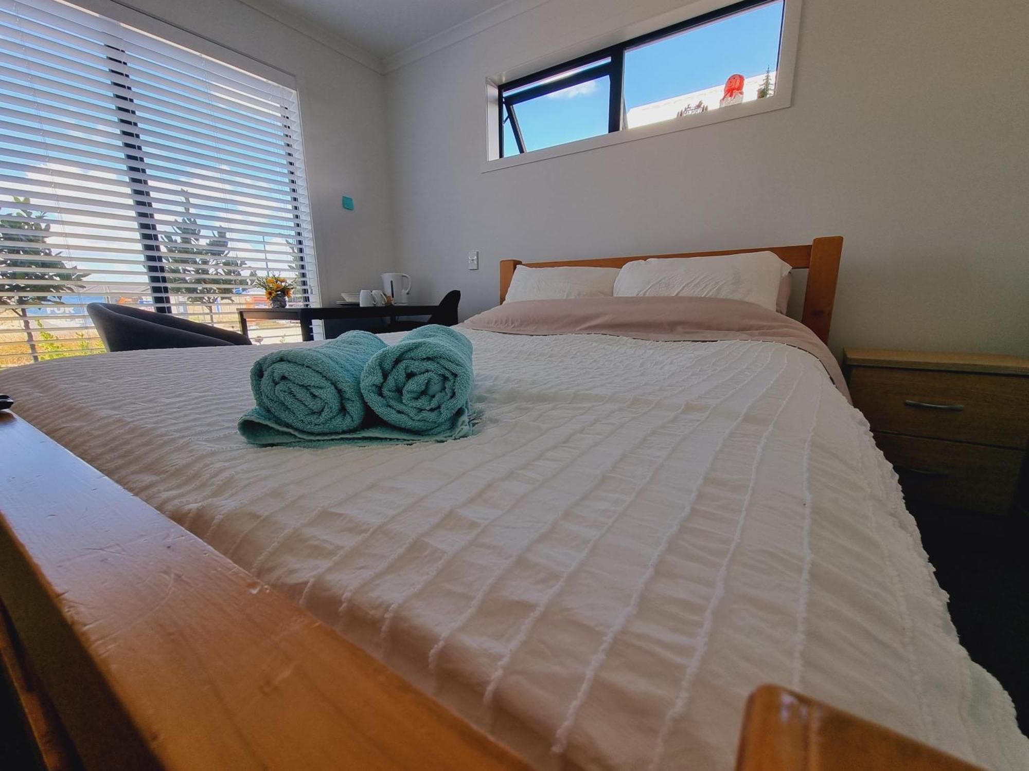 The Red Door Homestay Гамильтон Экстерьер фото